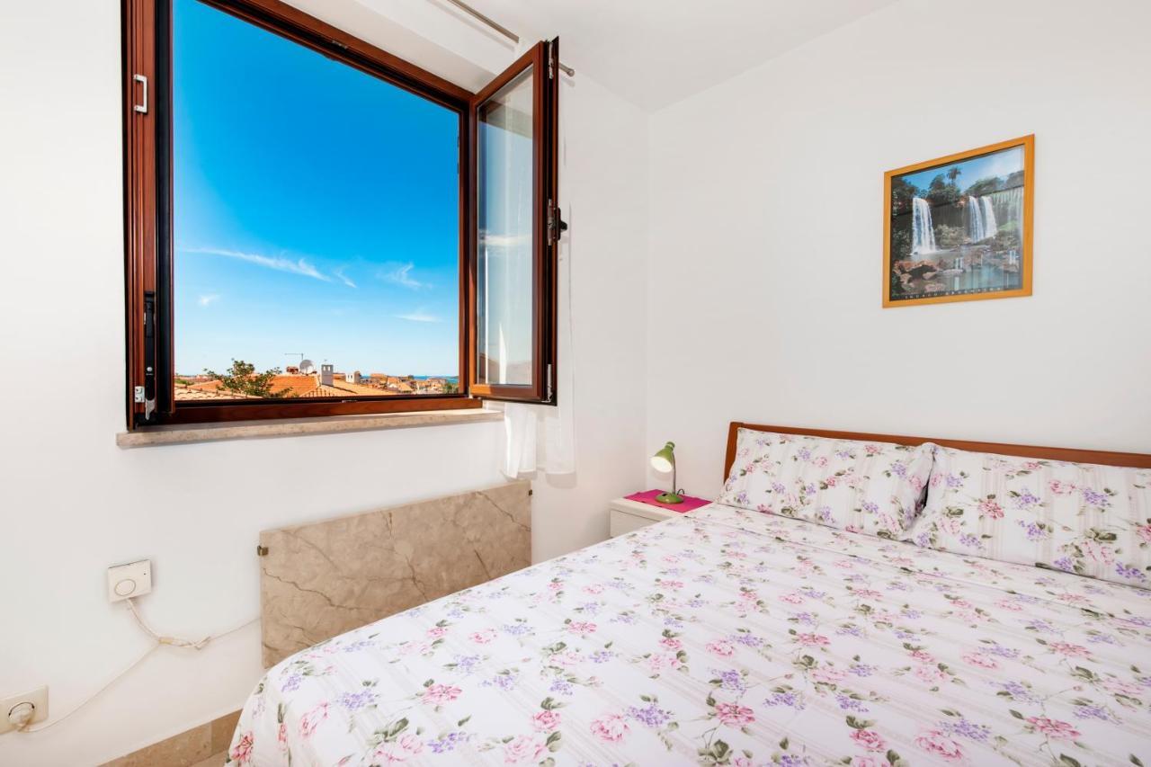 Guesthouse Santin Ровінь Екстер'єр фото
