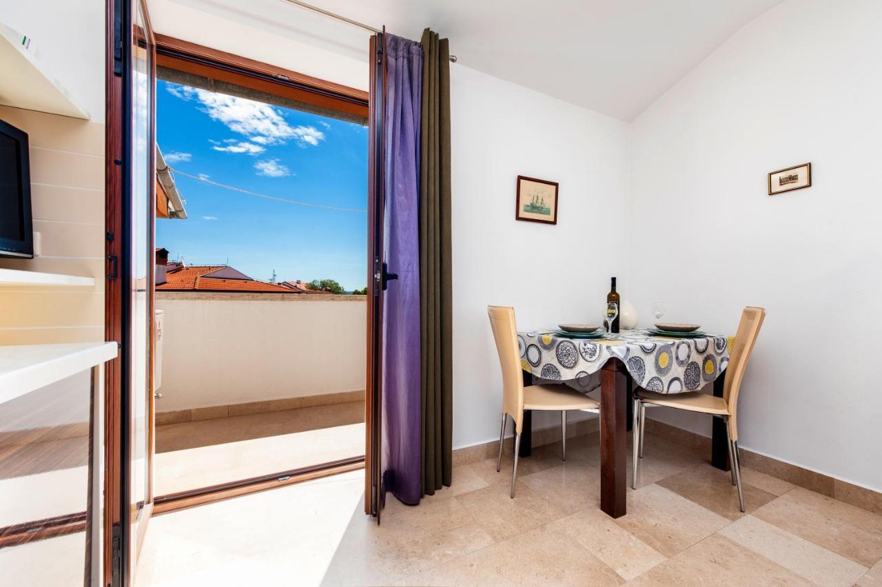 Guesthouse Santin Ровінь Екстер'єр фото