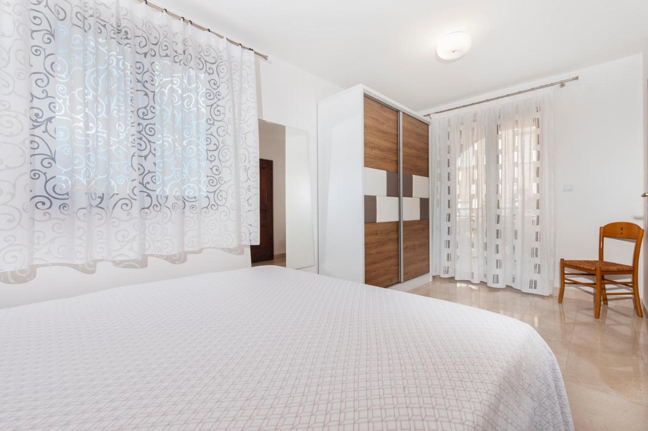 Guesthouse Santin Ровінь Екстер'єр фото