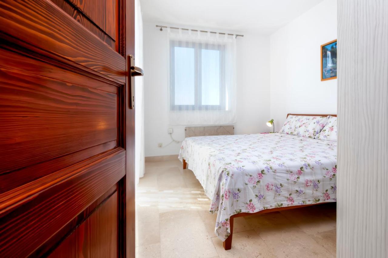 Guesthouse Santin Ровінь Екстер'єр фото