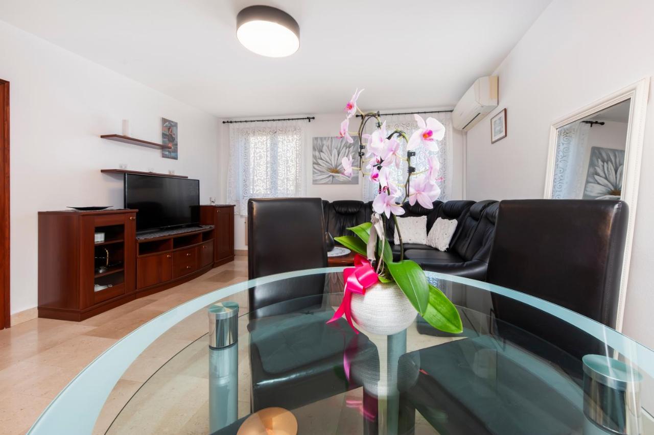 Guesthouse Santin Ровінь Екстер'єр фото