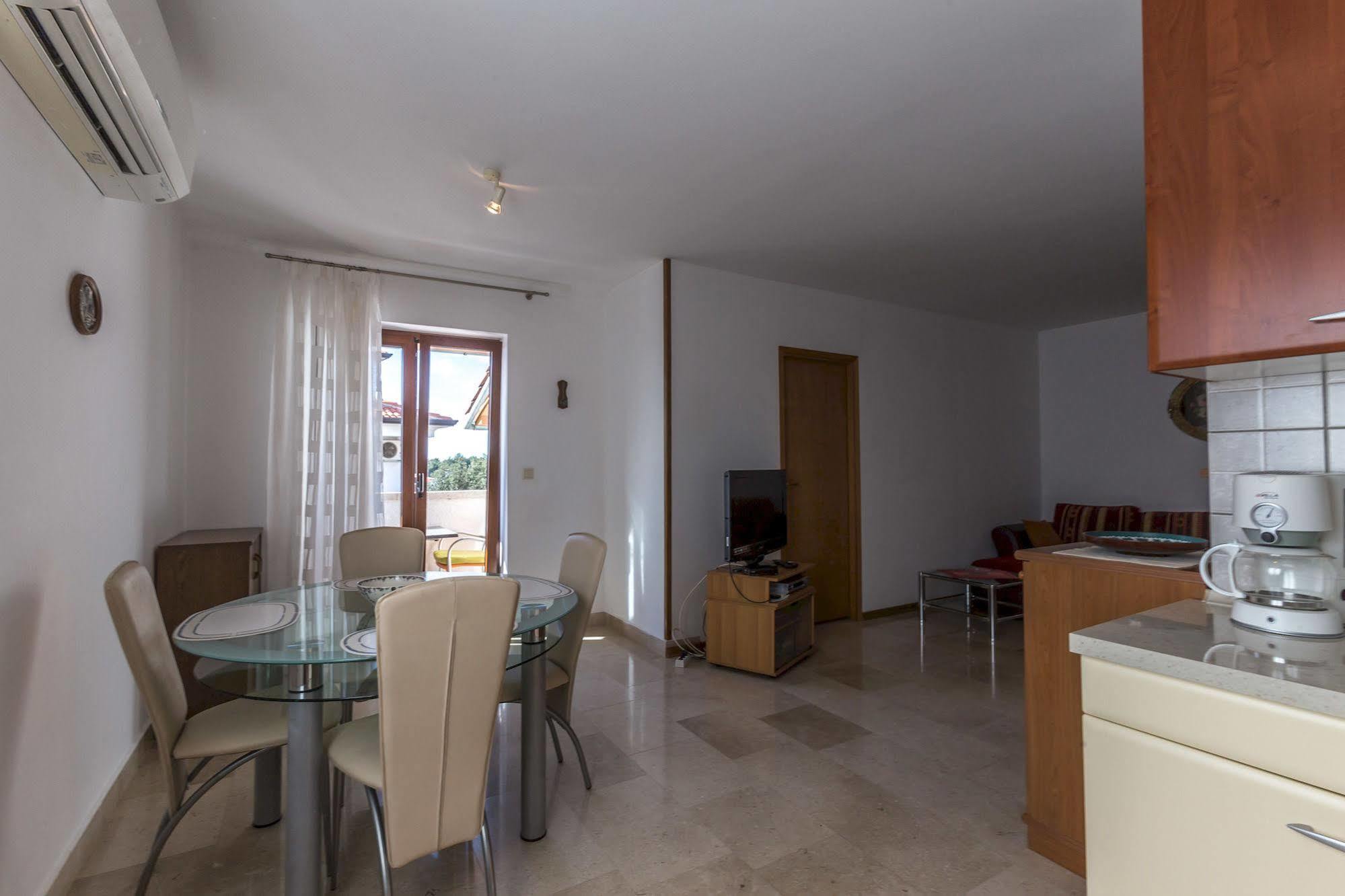 Guesthouse Santin Ровінь Екстер'єр фото