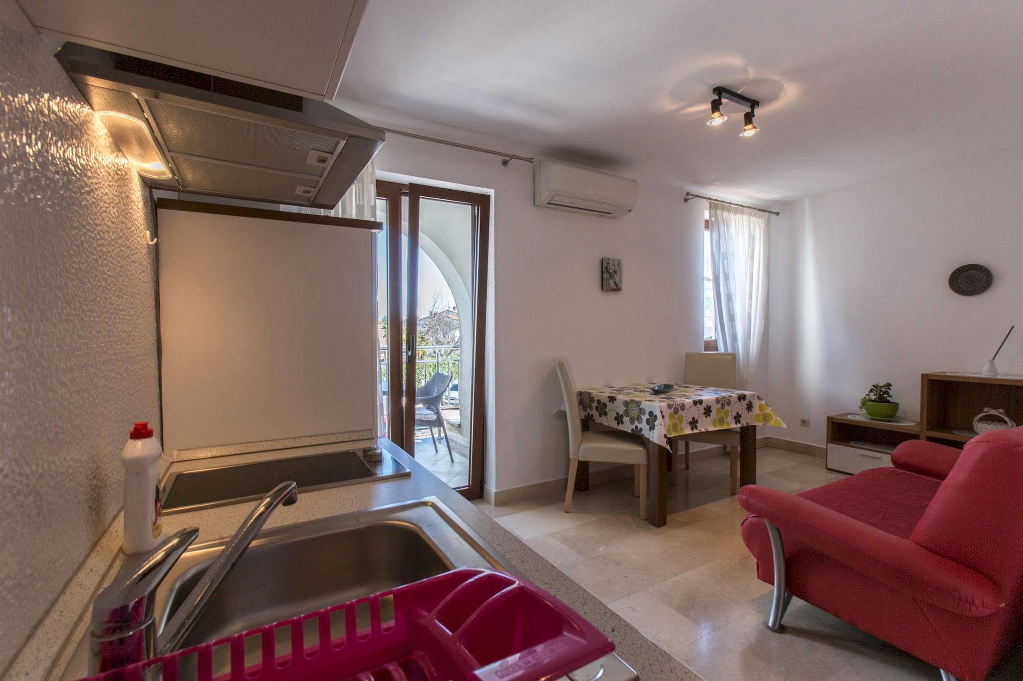 Guesthouse Santin Ровінь Екстер'єр фото