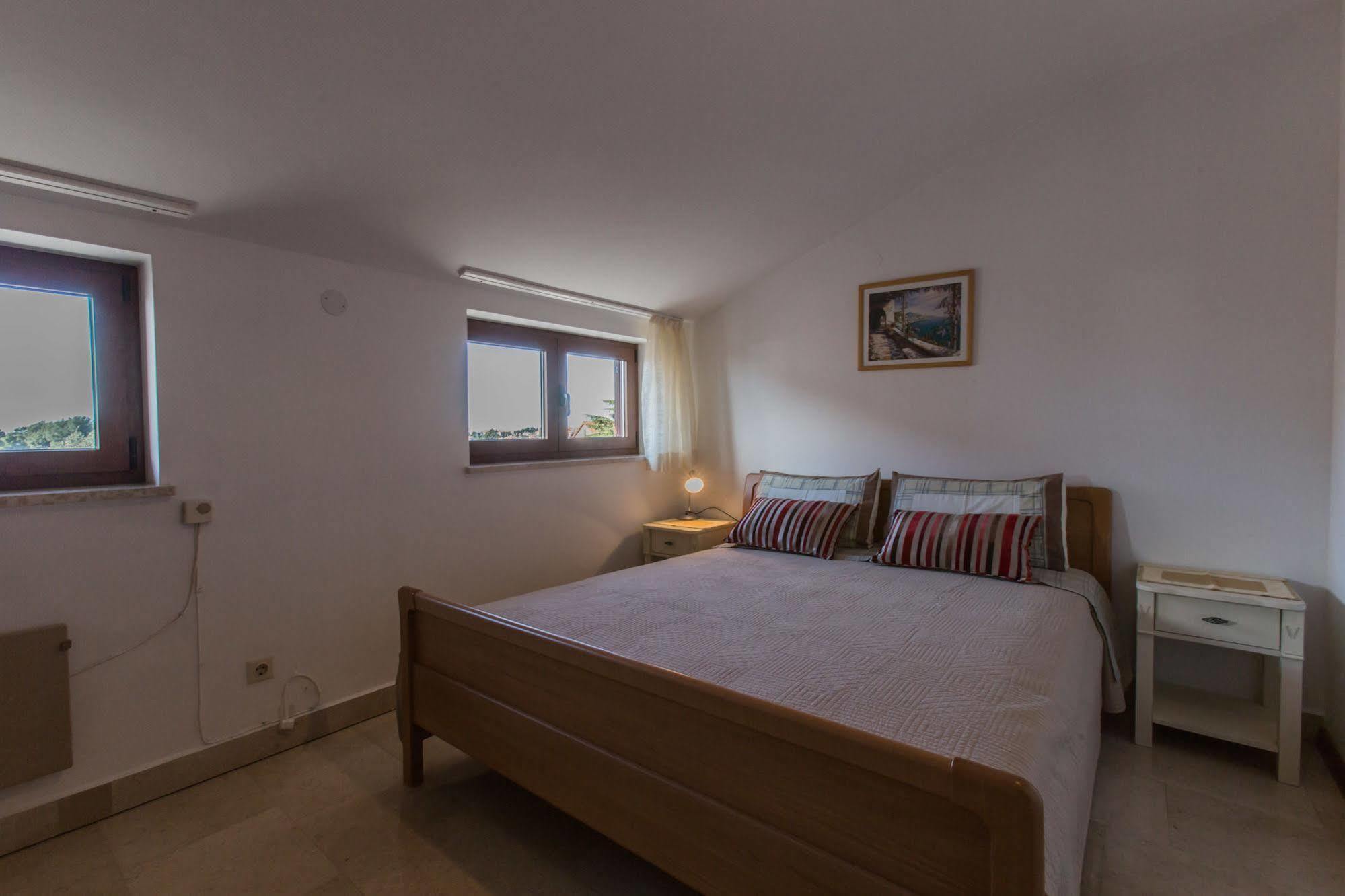 Guesthouse Santin Ровінь Екстер'єр фото